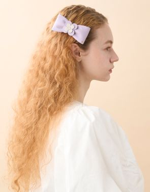 INGÉNUE
