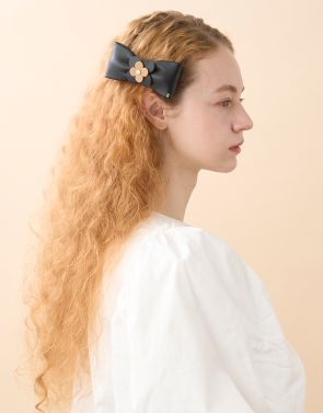 INGÉNUE